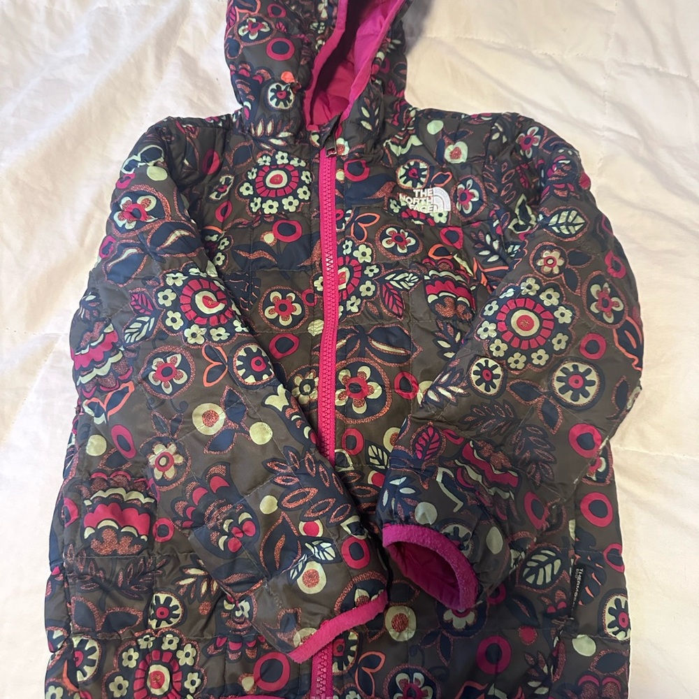 Girls Thermoball NorthFace jacket size 5T